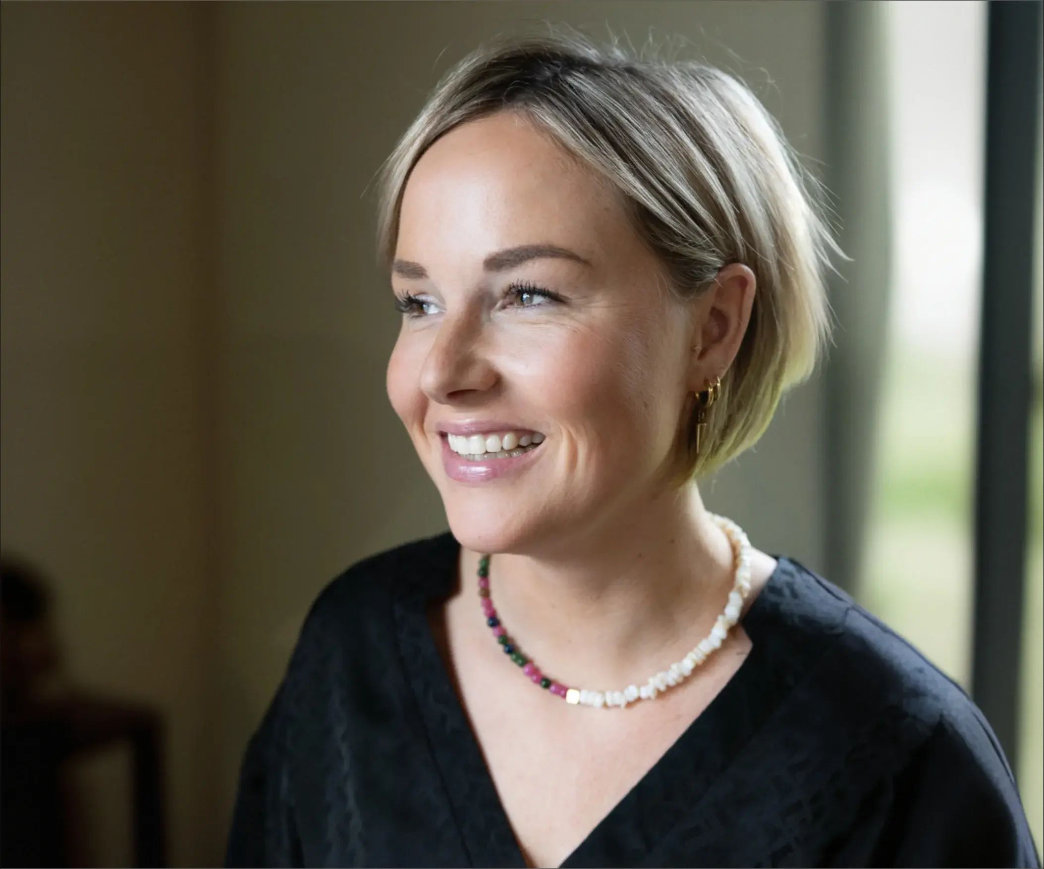 Portret van Rosanne, topstylist bij Cendré Haarmode